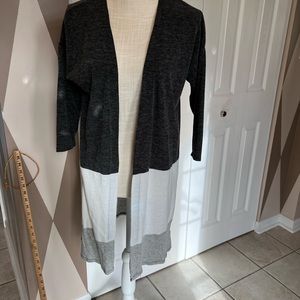 Maurice, size medium, dark gray light gray and white color block sweater